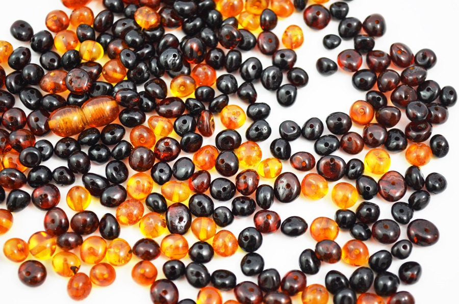 150 Unit Amber Loose Beads, Plus 2 Screw Plastic Spinner. Baltic Amber Loose Cognac Cherry Beads. 0362